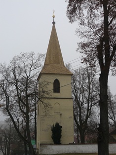 věž