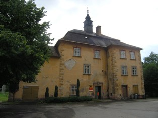 Zámek před obnovou