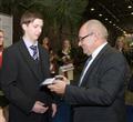 Cenu převzal Otakar Pešek ze Střední školy obchodu a služeb ze Žďáru nad Sázavou z rukou Kamila Jankovského, ministra pro místní rozvoj
