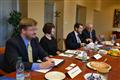 Spolupracovníci velvyslance Eisena z americké ambasády Benjamin Rockwell a Jana Kernerová