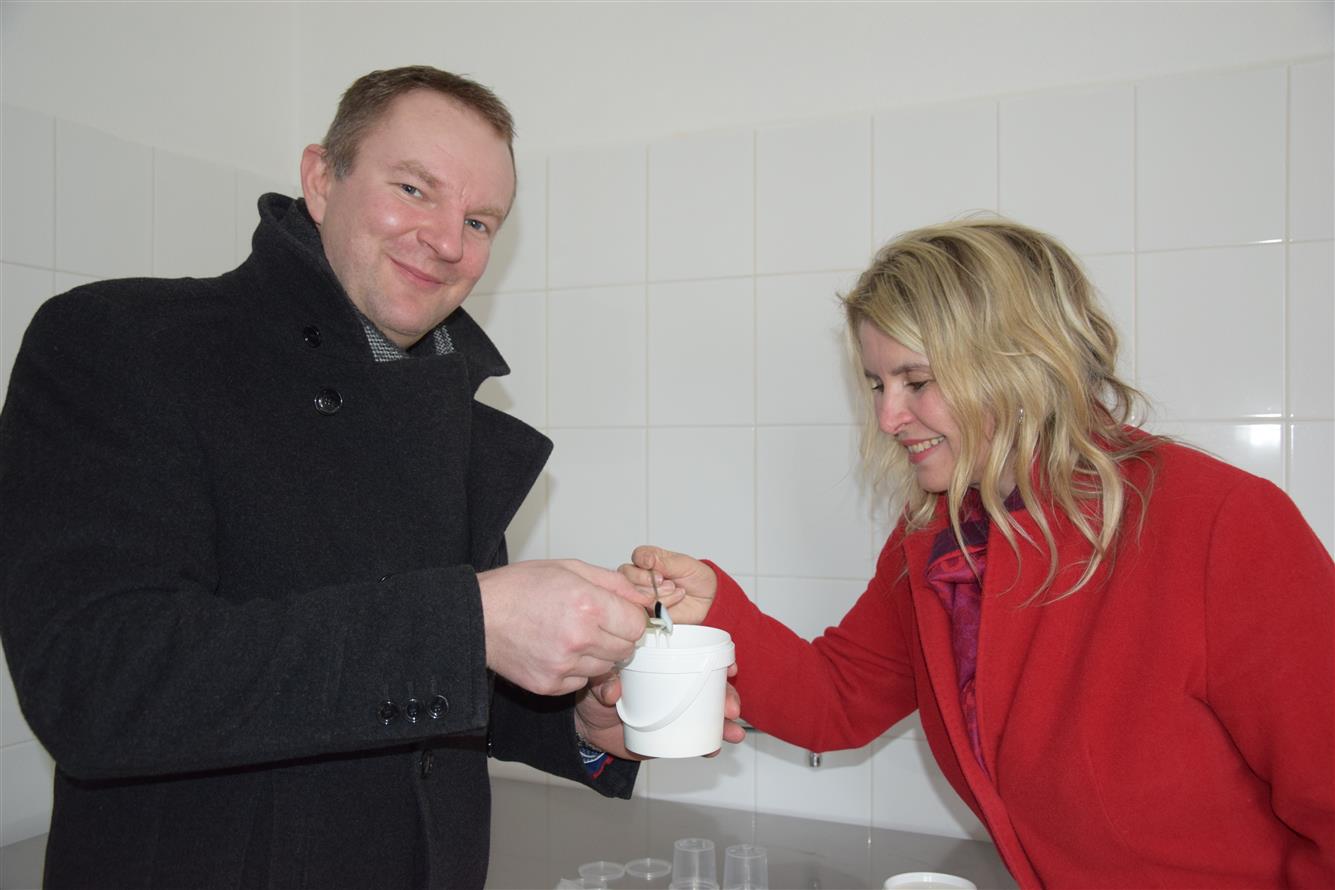 2020_01_29_Návštěva školního statku - minimlékárna - s radní J. Fialovou Humpolec