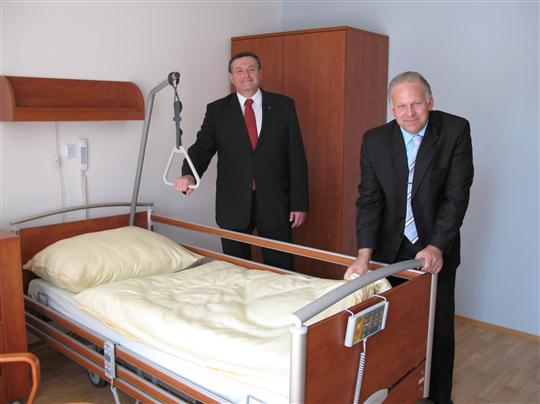 2009_7_17_Otevření domova pro seniory v Pelhřimově, Jiří Běhounek, Petr Krčál
