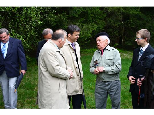 Uctění  65.výročí osvobození Československa na Cikháji