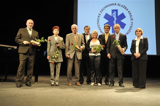 Oceněné osoby za ZZS: Vlastimil Čejka, Eva Kleskeňová, Jaroslav Kopečný, Hana Trojanová, Karel Zikeš ve společnosti Vladislavy Filové