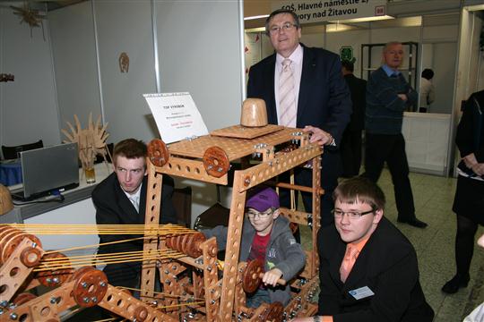 2011_04_16_Jiří Běhounek, hejtman kraje Vysočina v Nitře na soutěži Mladý tvorca 2011