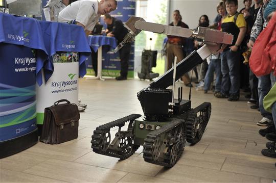 Robot Maxík v akci