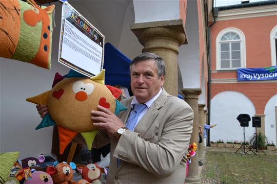 Hračkobraní si každoročně nenechá ujít ani hejtman Jiří Běhounek