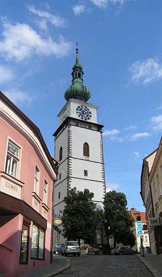 Průhled ke kostelu sv. Martina