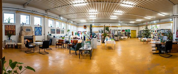 Sklárna  a galerie v Karlově